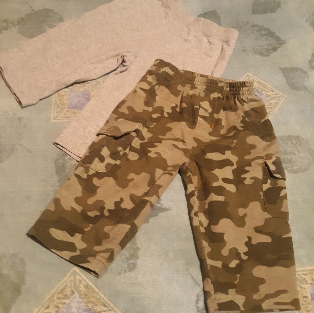 Baby clothing 3 to 9 months
